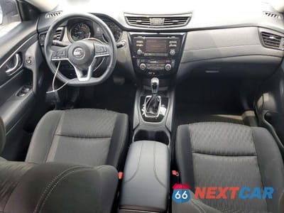 Zdjęcie 8 z 13 samochodu: 2017 NISSAN ROGUE SV VIN:KNMAT2MV0HP597277 - miniatura