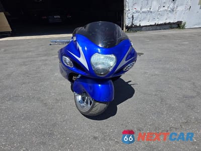 Piąte zdjęcie samochodu w środku: 2005 SUZUKI GSX1300 RK5 VIN:JS1GW71A552102865 - miniatura