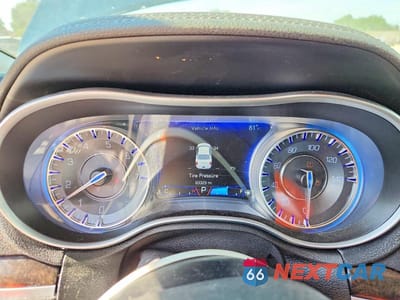 Zdjęcie 9 z 13 samochodu: 2018 CHRYSLER 300 LIMITED VIN:2C3CCAEG1JH136946 - miniatura