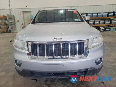 Piąte zdjęcie samochodu w środku: 2011 JEEP GRAND CHEROKEE LAREDO VIN:1J4RR4GG4BC600524 - miniatura