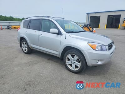 Czwarte zdjęcie samochodu z boku: 2008 TOYOTA RAV4 SPORT VIN:JTMBD32V686055696 - miniatura
