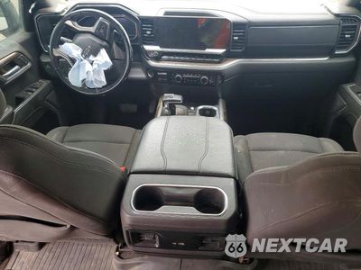 Zdjęcie 8 z 12 samochodu: 2024 CHEVROLET SILVERADO K1500 LT TRAIL BOSS VIN:3GCUDFED0RG283514 - miniatura