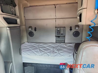 Zdjęcie 6 z 10 samochodu: 2021 VOLVO VNL SEMI TRUCK VIN:4V4NC9EH1MN248335 - miniatura