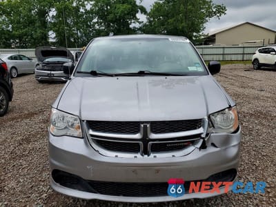 Piąte zdjęcie samochodu w środku: 2018 DODGE GRAND CARAVAN SE VIN:2C4RDGBG4JR196983 - miniatura