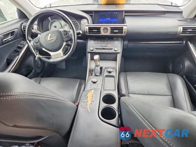 Zdjęcie 8 z 12 samochodu: 2016 LEXUS IS 200T VIN:JTHBA1D29G5025935 - miniatura