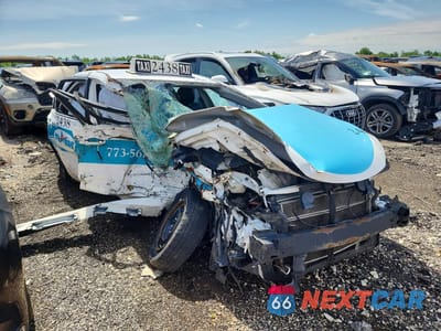 Czwarte zdjęcie samochodu z boku: 2016 TOYOTA CAMRY HYBRID LE VIN:4T1BD1FKXGU185393 - miniatura