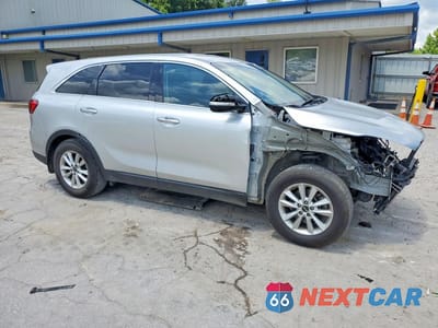 Czwarte zdjęcie samochodu z boku: 2019 KIA SORENTO L VIN:5XYPG4A36KG593354 - miniatura