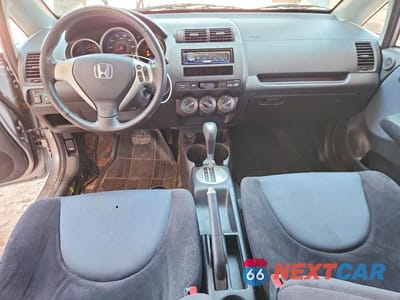 Zdjęcie 8 z 12 samochodu: 2008 HONDA FIT SPORT VIN:JHMGD38638S014700 - miniatura