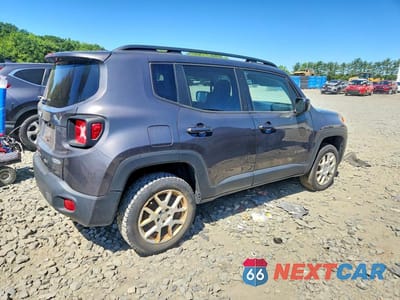 Trzecie zdjęcie samochodu z tyłu: 2020 JEEP RENEGADE LATITUDE VIN:ZACNJBBB1LPM02439 - miniatura
