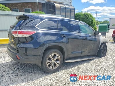 Trzecie zdjęcie samochodu z tyłu: 2015 TOYOTA HIGHLANDER XLE VIN:5TDJKRFH4FS174983 - miniatura