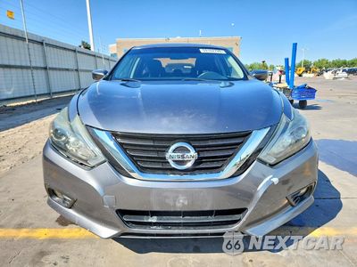 Piąte zdjęcie samochodu w środku: 2017 NISSAN ALTIMA 2.5 SR VIN:1N4AL3AP9HC121313 - miniatura