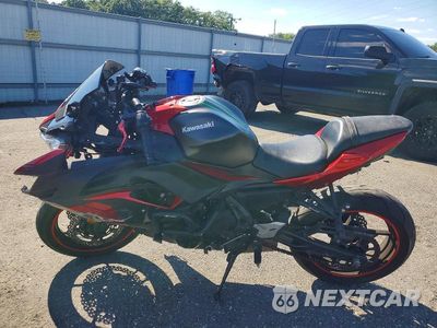 Trzecie zdjęcie samochodu z tyłu: 2024 KAWASAKI EX650 R VIN:ML5EXER17RDAB9606 - miniatura