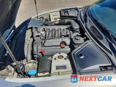 Zdjęcie 11 z 12 samochodu: 1999 JAGUAR XK8 VIN:SAJGX2049XC041200 - miniatura