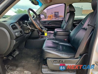 Zdjęcie 7 z 13 samochodu: 2007 GMC YUKON DENALI VIN:1GKFK63847J371115 - miniatura