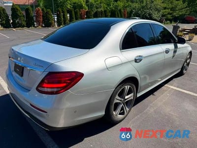 Trzecie zdjęcie samochodu z tyłu: 2020 MERCEDES-BENZ E 350 4MATIC VIN:WDDZF8EB9LA725227 - miniatura