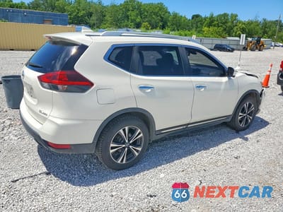 Trzecie zdjęcie samochodu z tyłu: 2018 NISSAN ROGUE SL VIN:JN8AT2MV0JW313856 - miniatura