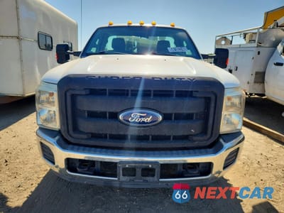 Piąte zdjęcie samochodu w środku: 2013 FORD F350 SUPER DUTY VIN:1FDRF3GT3DEB14618 - miniatura