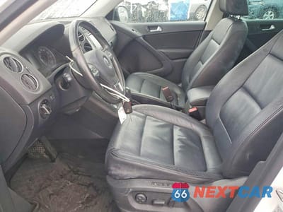 Zdjęcie 7 z 12 samochodu: 2017 VOLKSWAGEN TIGUAN SPORT VIN:WVGUV7AX9HK020427 - miniatura