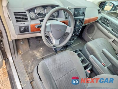 Zdjęcie 8 z 13 samochodu: 2008 CHRYSLER TOWN & COUNTRY LX VIN:2A8HR44H88R828789 - miniatura