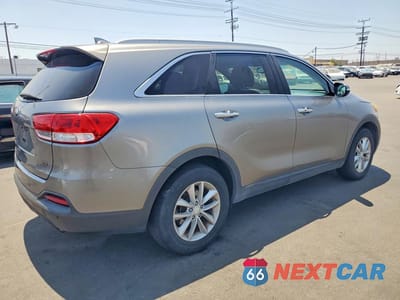 Trzecie zdjęcie samochodu z tyłu: 2017 KIA SORENTO LX VIN:5XYPG4A36HG269068 - miniatura