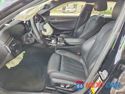 Zdjęcie 7 z 12 samochodu: 2021 BMW 530 XI VIN:WBA13BJ01MCF62337 - miniatura