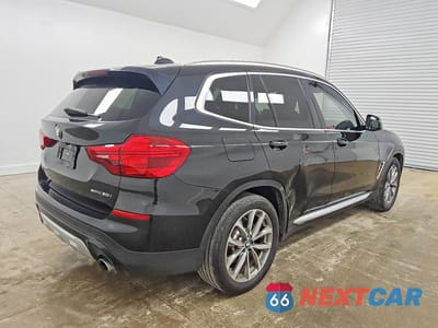 Trzecie zdjęcie samochodu z tyłu: 2019 BMW X3 SDRIVE30I VIN:5UXTR7C55KLF31720 - miniatura