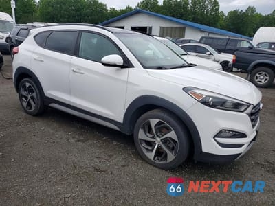 Czwarte zdjęcie samochodu z boku: 2018 HYUNDAI TUCSON VALUE VIN:KM8J3CA25JU684742 - miniatura