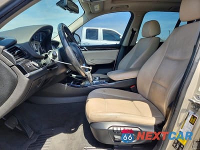 Zdjęcie 7 z 13 samochodu: 2017 BMW X3 SDRIVE28I VIN:5UXWZ7C38H0V89842 - miniatura