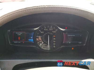 Zdjęcie 9 z 12 samochodu: 2015 LINCOLN MKX VIN:2LMDJ6JK1FBL24857 - miniatura