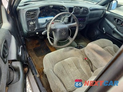 Zdjęcie 8 z 13 samochodu: 2001 CHEVROLET S TRUCK S10 VIN:1GCCS19WX18152505 - miniatura