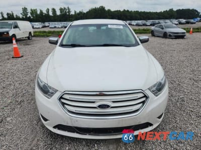 Piąte zdjęcie samochodu w środku: 2016 FORD TAURUS LIMITED VIN:1FAHP2F89GG110804 - miniatura