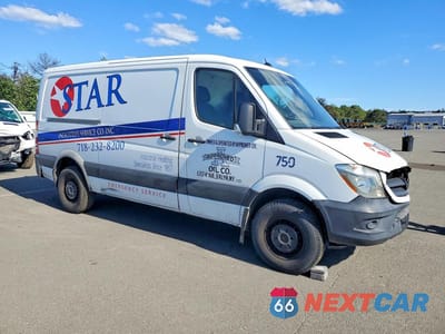 Czwarte zdjęcie samochodu z boku: 2017 MERCEDES-BENZ SPRINTER 2500 VIN:WD3PE7CD1HP501564 - miniatura