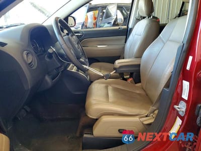 Zdjęcie 7 z 13 samochodu: 2014 JEEP COMPASS LATITUDE VIN:1C4NJCEA0ED821413 - miniatura
