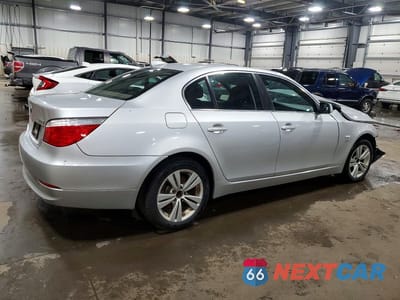Trzecie zdjęcie samochodu z tyłu: 2009 BMW 528 XI VIN:WBANV13599C151884 - miniatura