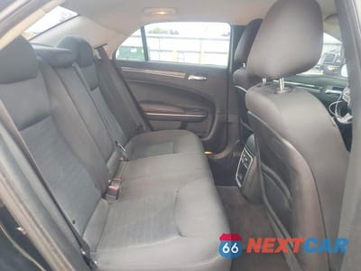 Zdjęcie 10 z 12 samochodu: 2019 CHRYSLER 300 TOURING VIN:2C3CCAAG3KH502610 - miniatura