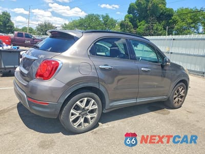 Trzecie zdjęcie samochodu z tyłu: 2016 FIAT 500X TREKKING VIN:ZFBCFXCT0GP374090 - miniatura