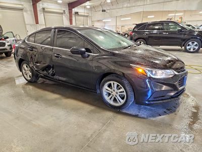 Czwarte zdjęcie samochodu z boku: 2017 CHEVROLET CRUZE LT VIN:1G1BE5SM6H7238874 - miniatura