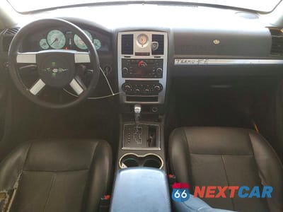 Zdjęcie 8 z 13 samochodu: 2010 CHRYSLER 300 TOURING VIN:2C3CA5CV3AH195740 - miniatura