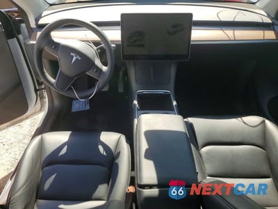 Zdjęcie 8 z 12 samochodu: 2024 TESLA MODEL Y VIN:7SAYGDED1RF093999 - miniatura