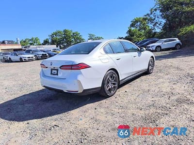 Czwarte zdjęcie samochodu z boku: 2026 BMW 530 XI VIN:WBA53FJ01TCW71868 - miniatura