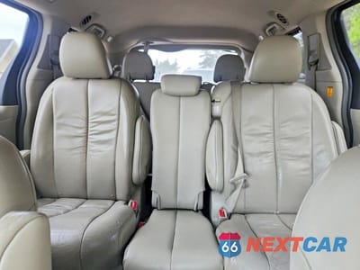 Zdjęcie 10 z 13 samochodu: 2011 TOYOTA SIENNA XLE 8-PASSENGER VIN:5TDYK3DC3BS048448 - miniatura