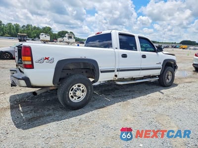 Trzecie zdjęcie samochodu z tyłu: 2002 CHEVROLET SILVERADO K2500 HEAVY DUTY VIN:1GCHK23192F104466 - miniatura