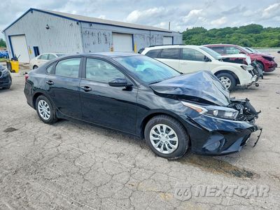Czwarte zdjęcie samochodu z boku: 2024 KIA FORTE LX VIN:3KPF24AD8RE814642 - miniatura