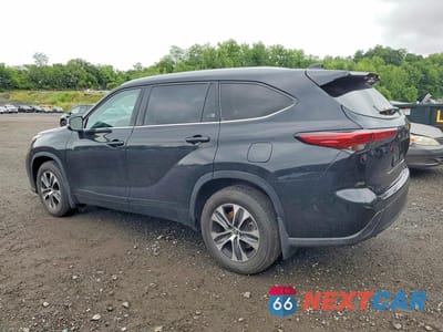 Drugie zdjęcie samochodu z przodu: 2022 TOYOTA HIGHLANDER XLE VIN:5TDGZRBH6NS583660 - miniatura