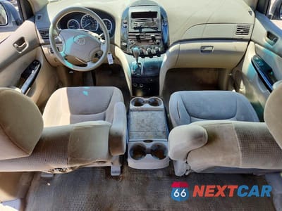 Zdjęcie 8 z 14 samochodu: 2005 TOYOTA SIENNA LE 8 PASSENGER VIN:5TDZA23C75S263614 - miniatura