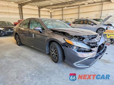 Czwarte zdjęcie samochodu z boku: 2022 TOYOTA CAMRY XLE VIN:4T1F31AK3NU572067 - miniatura