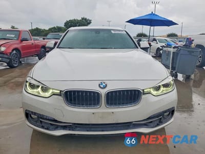 Piąte zdjęcie samochodu w środku: 2018 BMW 330 I VIN:WBA8B9G5XJNU96235 - miniatura