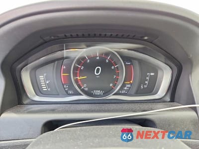 Zdjęcie 9 z 13 samochodu: 2016 VOLVO XC60 T6 R-DESIGN VIN:YV449MRP8G2874526 - miniatura