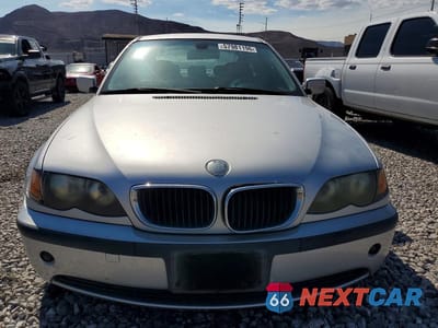 Piąte zdjęcie samochodu w środku: 2004 BMW 325 I VIN:WBAEV33404KR32424 - miniatura