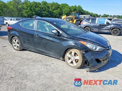 Czwarte zdjęcie samochodu z boku: 2012 HYUNDAI ELANTRA GLS VIN:KMHDH4AE9CU332927 - miniatura